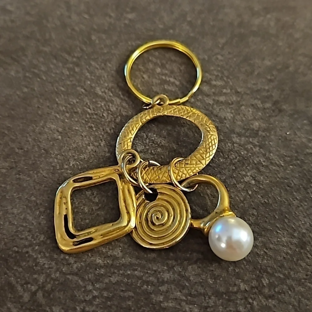 Goldtone Spiral Pearl Etruscan Style Egyptian Atomic Key Ring Chain Purse Charm